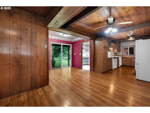 37564 LABISKE Ln, Astoria, OR 97103