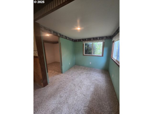 37564 LABISKE Ln, Astoria, OR 97103