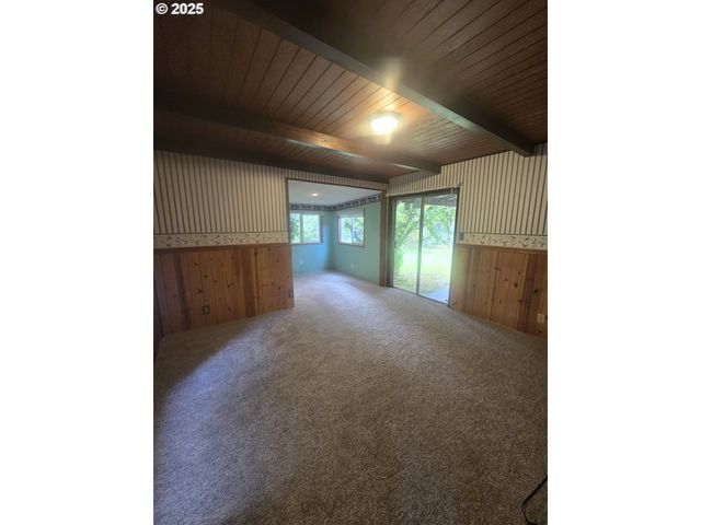 37564 LABISKE Ln, Astoria, OR 97103