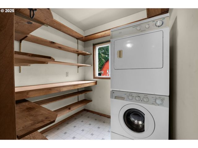 37564 LABISKE Ln, Astoria, OR 97103