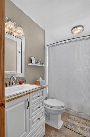 15690 Birwood Avenue, Beverly Hills, MI 48025
