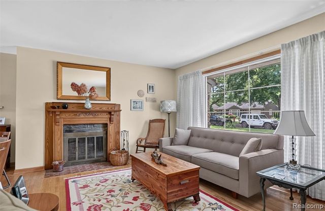 15690 Birwood Avenue, Beverly Hills, MI 48025