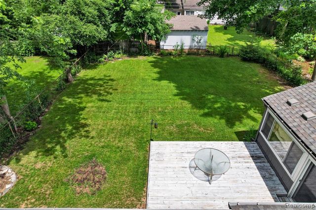 15690 Birwood Avenue, Beverly Hills, MI 48025