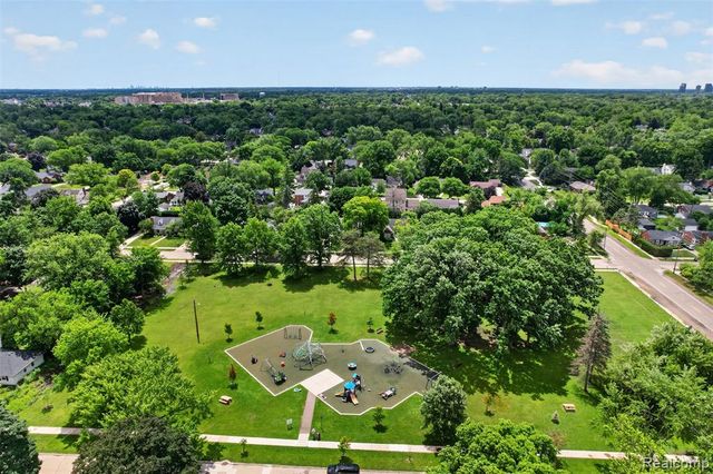 15690 Birwood Avenue, Beverly Hills, MI 48025