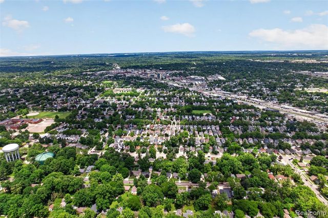 15690 Birwood Avenue, Beverly Hills, MI 48025