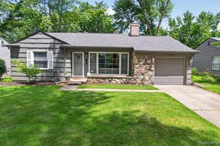 15690 Birwood Avenue, Beverly Hills, MI 48025