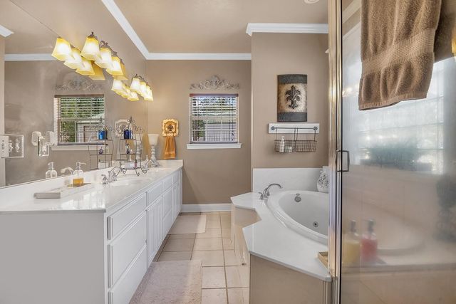 625 White Dove Dr, Lufkin, TX 75901
