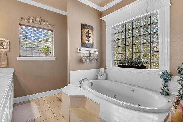 625 White Dove Dr, Lufkin, TX 75901