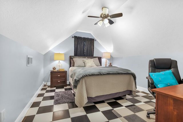 625 White Dove Dr, Lufkin, TX 75901