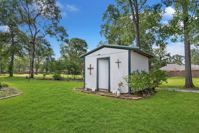 625 White Dove Dr, Lufkin, TX 75901