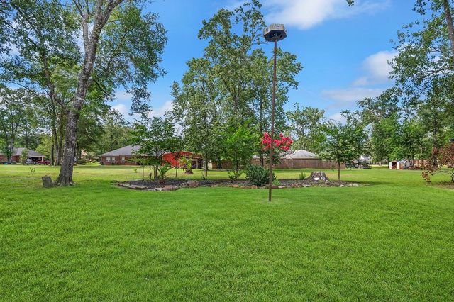 625 White Dove Dr, Lufkin, TX 75901