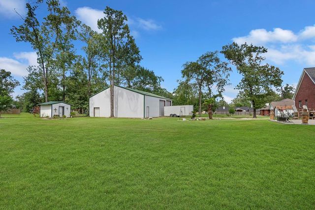 625 White Dove Dr, Lufkin, TX 75901