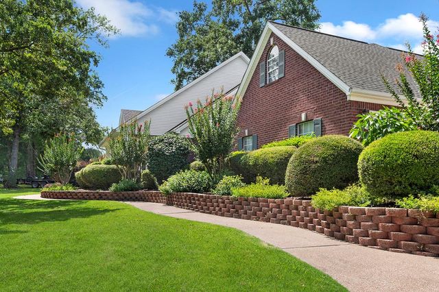 625 White Dove Dr, Lufkin, TX 75901