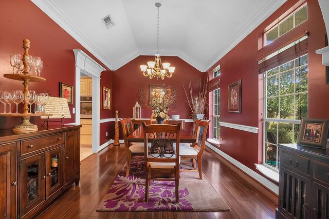 625 White Dove Dr, Lufkin, TX 75901