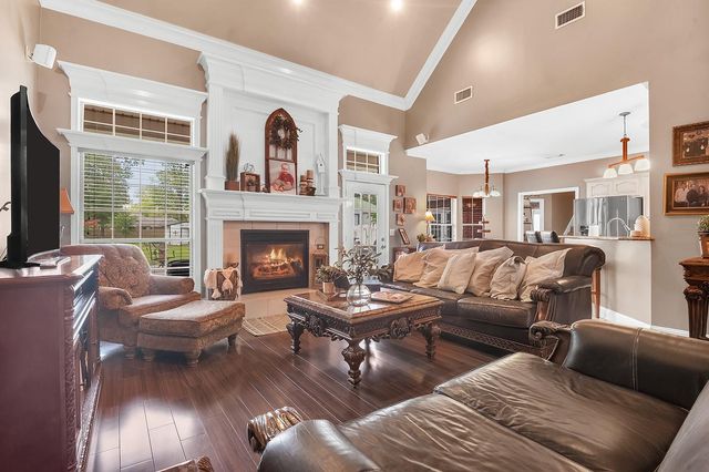 625 White Dove Dr, Lufkin, TX 75901