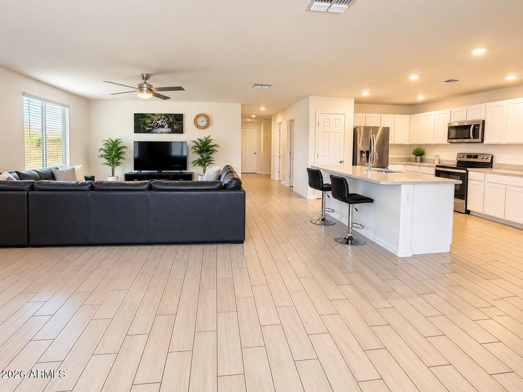7416 S 34TH Lane, Phoenix, AZ 85041 — photo 4
