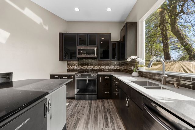 327 JACKSON ST, San Antonio, TX 78212