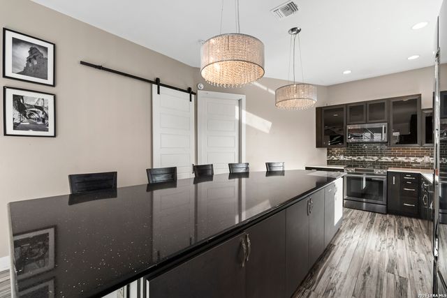 327 JACKSON ST, San Antonio, TX 78212
