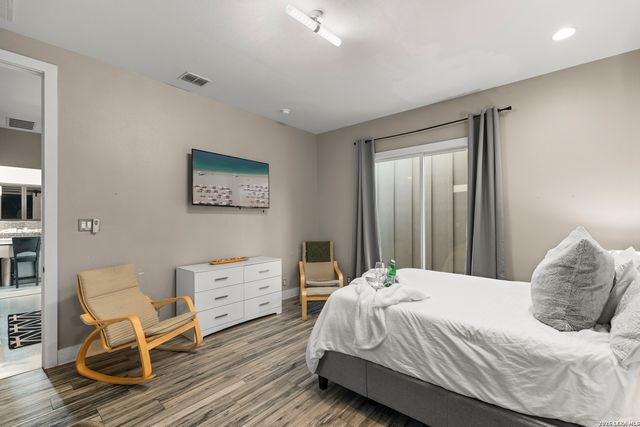327 JACKSON ST, San Antonio, TX 78212
