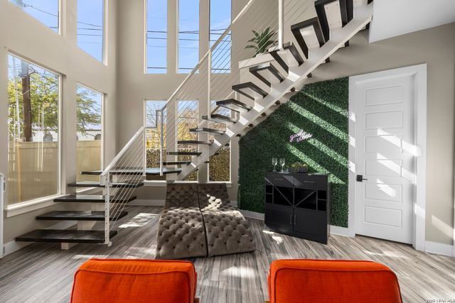 327 JACKSON ST, San Antonio, TX 78212