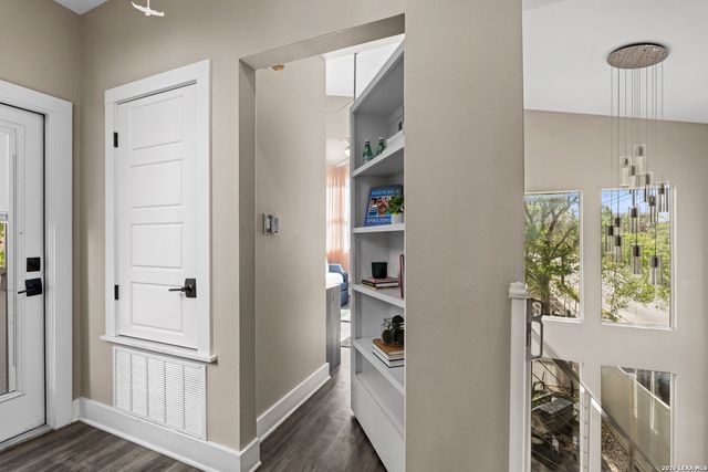 327 JACKSON ST, San Antonio, TX 78212