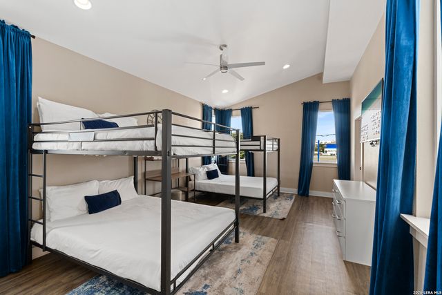 327 JACKSON ST, San Antonio, TX 78212