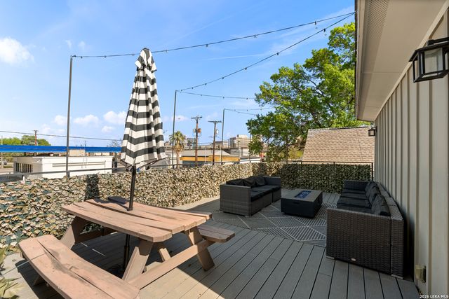 327 JACKSON ST, San Antonio, TX 78212