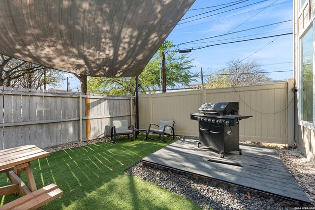 327 JACKSON ST, San Antonio, TX 78212