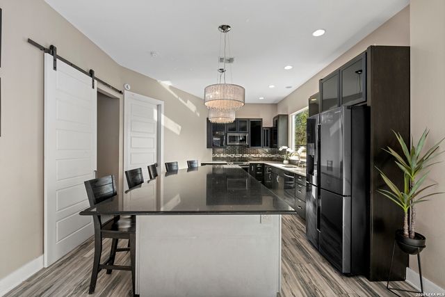 327 JACKSON ST, San Antonio, TX 78212