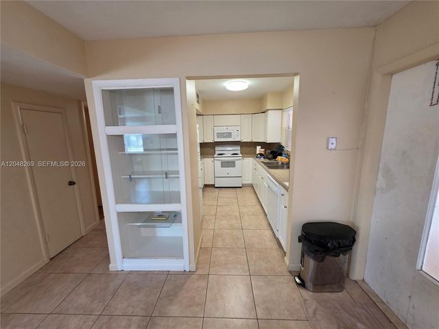 6130 Funston St N, Hollywood, FL 33023