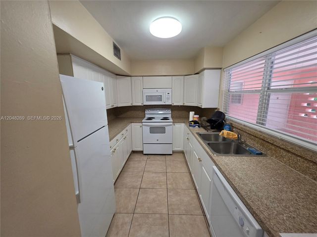 6130 Funston St N, Hollywood, FL 33023