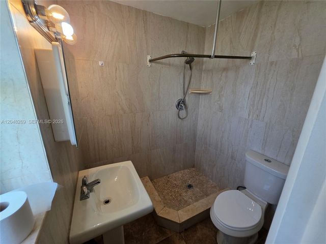 6130 Funston St N, Hollywood, FL 33023