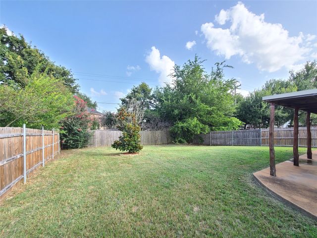 1101 Hidden Glade Drive, Mansfield, TX 76063