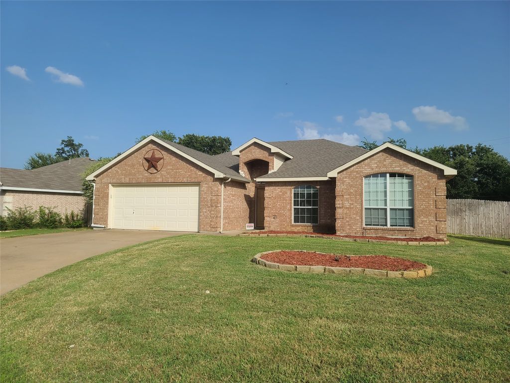 1101 Hidden Glade Drive, Mansfield, TX 76063
