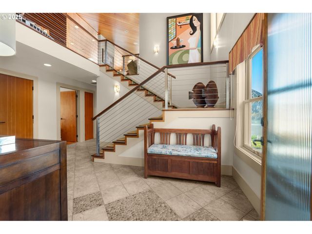 1880 PACIFIC St, Cannon Beach, OR 97110