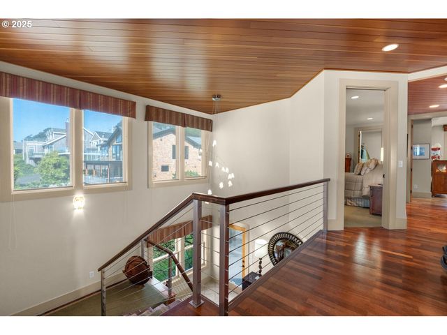 1880 PACIFIC St, Cannon Beach, OR 97110