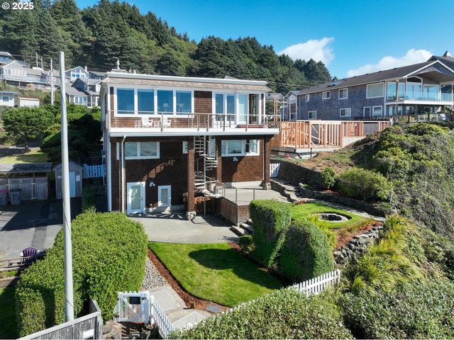 1880 PACIFIC St, Cannon Beach, OR 97110