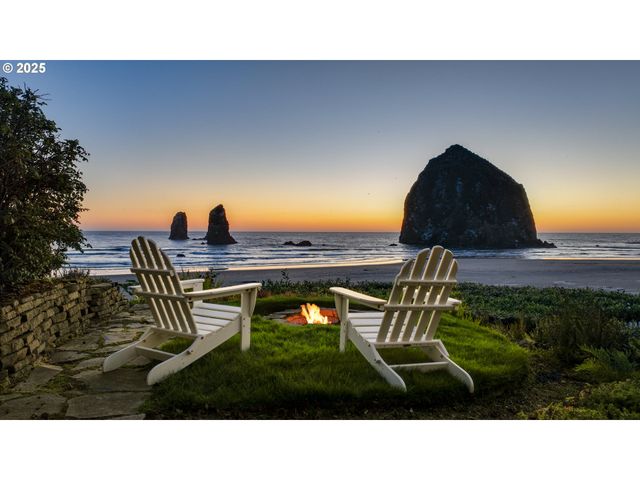 1880 PACIFIC St, Cannon Beach, OR 97110