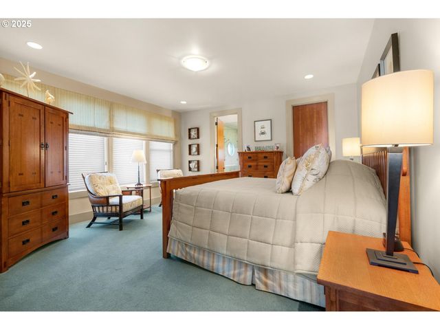 1880 PACIFIC St, Cannon Beach, OR 97110