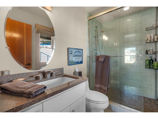 1880 PACIFIC St, Cannon Beach, OR 97110