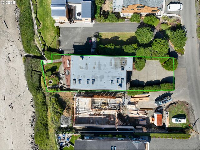 1880 PACIFIC St, Cannon Beach, OR 97110