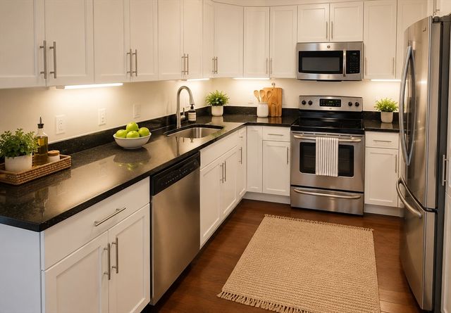 360 Neponset St 709, Canton, MA 02021