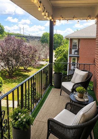 360 Neponset St 709, Canton, MA 02021