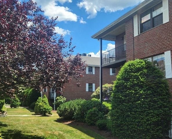 360 Neponset St 709, Canton, MA 02021