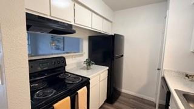 2101 Mustang Road, Alvin, TX 77511