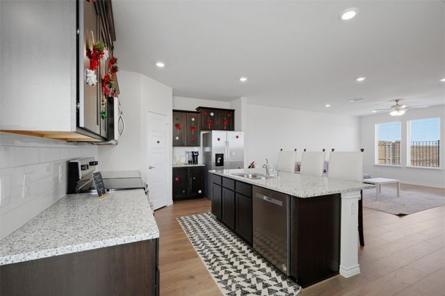 732 Thorn Creek Drive, Anna, TX 75409