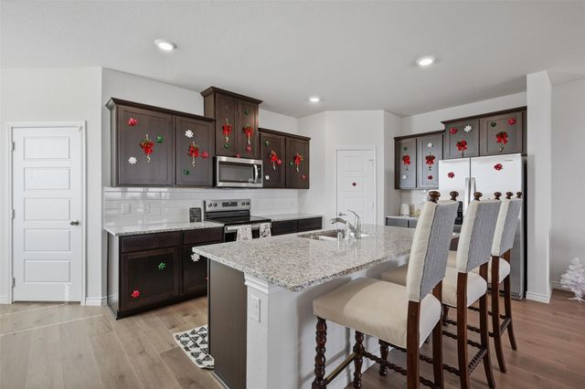 732 Thorn Creek Drive, Anna, TX 75409