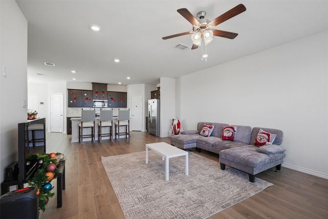 732 Thorn Creek Drive, Anna, TX 75409