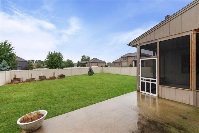 4213 NE Kennesaw Ridge, Lee's Summit, MO 64064