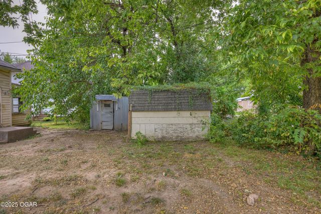 326 N Wall Avenue, Joplin, MO 64801
